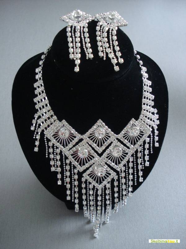 Vestuviniu sukneliu nuoma jonavoje,bizuterijos nuoma