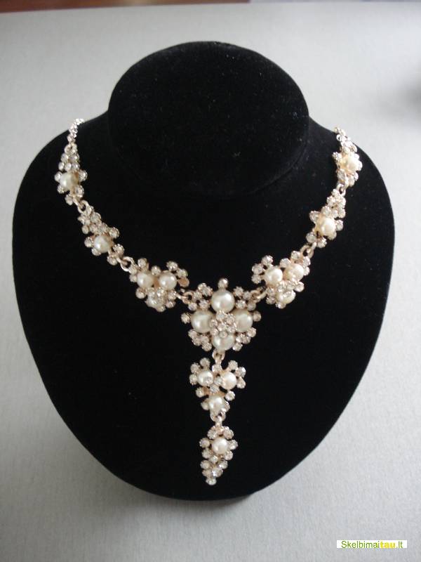 Vestuviniu sukneliu nuoma jonavoje,bizuterijos nuoma