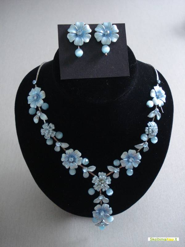 Vestuviniu sukneliu nuoma jonavoje,bizuterijos nuoma