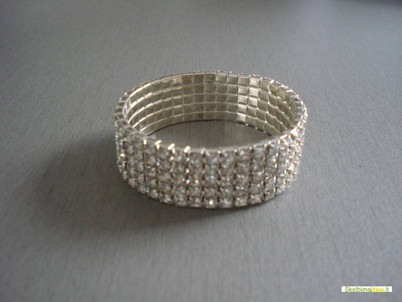 Vestuviniu sukneliu nuoma jonavoje,bizuterijos nuoma