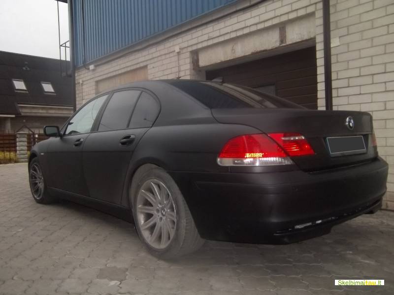 Stiklu tonavimas automobiliams ir pastatams