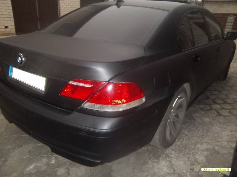 Stiklu tonavimas automobiliams ir pastatams