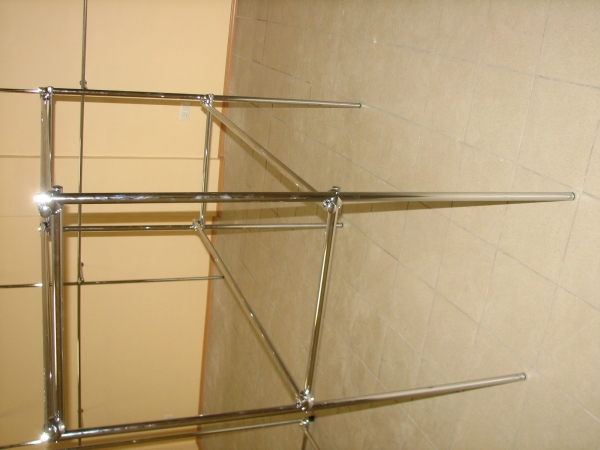 Prekybinės įrangos gamyba (drabužių parduotuvėms) , pakabos