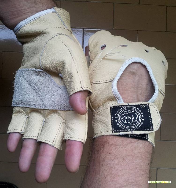 Siuvėjai darbą namuose