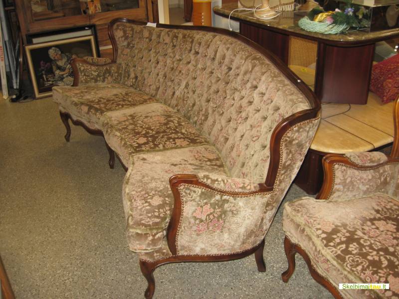 Trivietė sofa ir foteliukai trys senoviniai