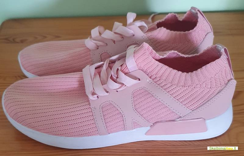 Laisvalaikio bateliai moterims